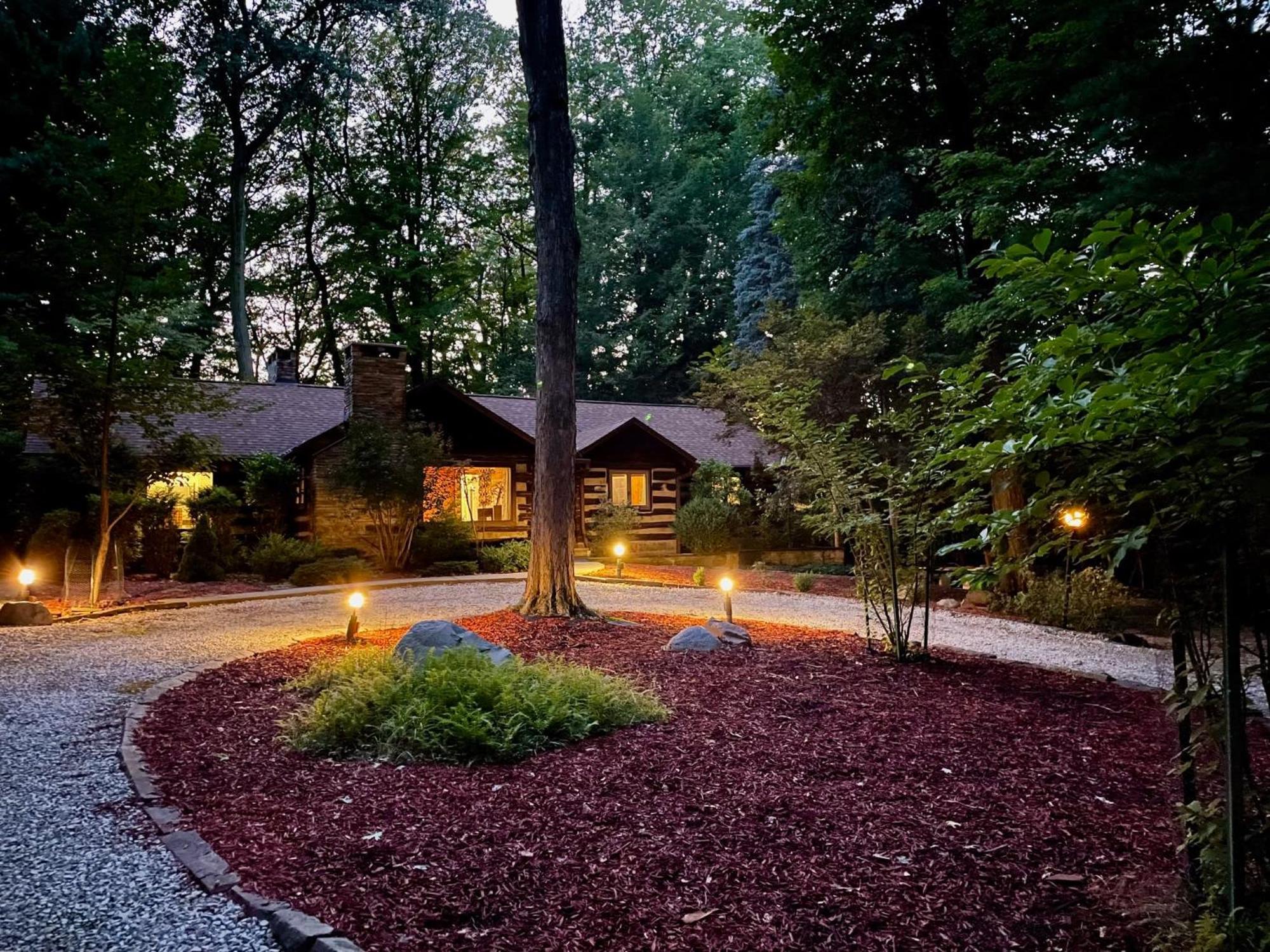 Log Cabin - Natures Oasis - Fire Pit & Gazebo Cleveland Exterior photo