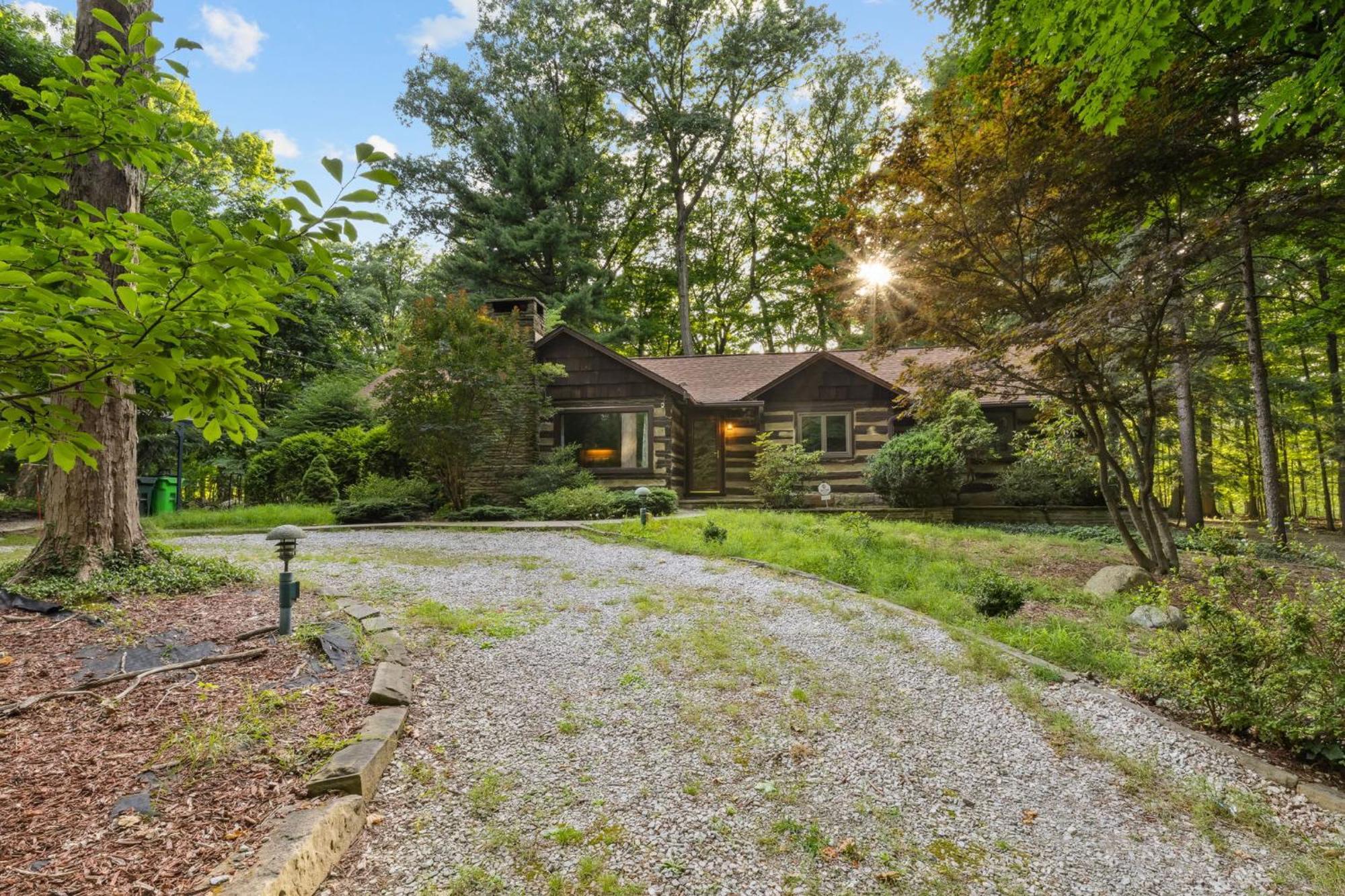 Log Cabin - Natures Oasis - Fire Pit & Gazebo Cleveland Exterior photo